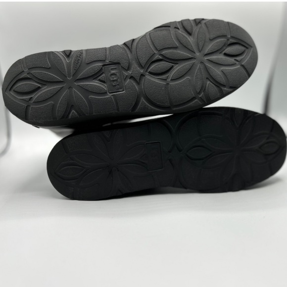 Uggs leather side zip sherpa lined SZ 9  . - Picture 9 of 16